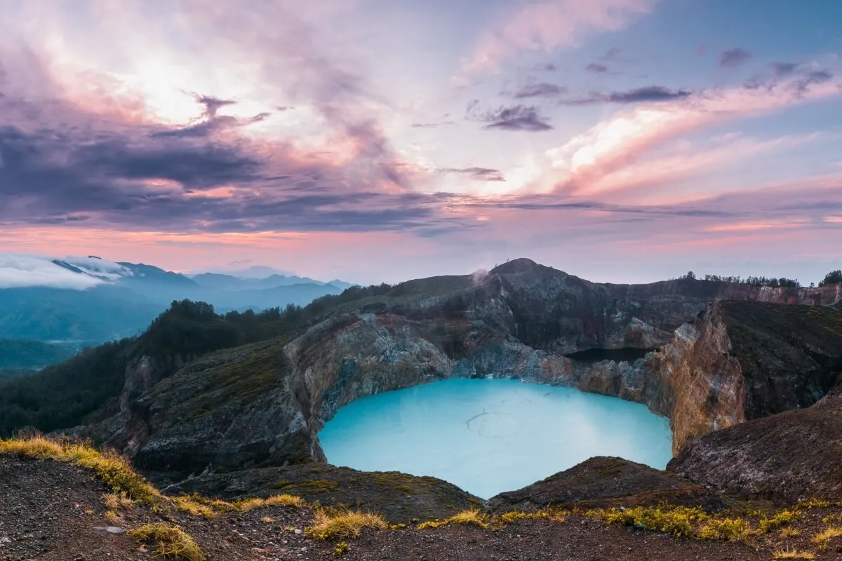 Kelimutu vulkaan Indoneesias ja kraatrijärved - ReisiGuru.ee